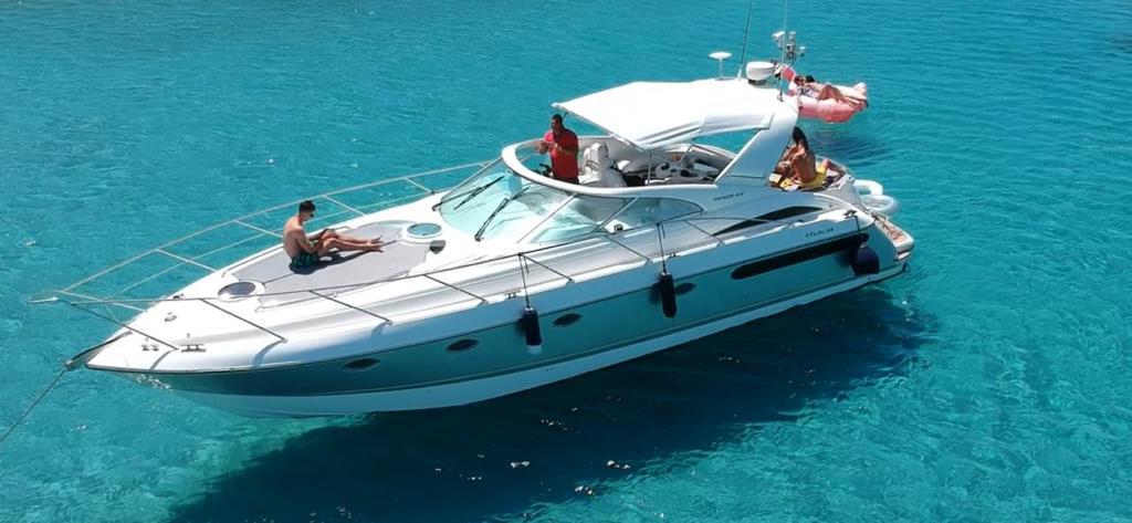 Fairline 43 Targa aerial 